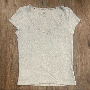 American Eagle Tee Shirt Women’s Medium Grey Lace Trim Dainty Bow Y2K Stretch